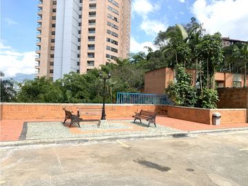 Apartamento en venta en Loma del Indio con excelente ubicación