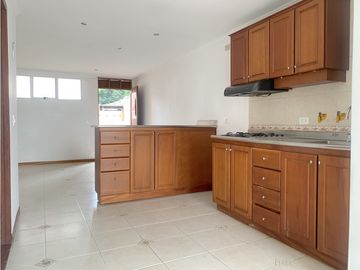 Apartamento en venta en Loma del Indio con excelente ubicación