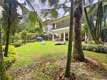 CASA EN SAN LUCAS CON JARDIN AMPLIO
