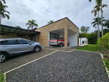 Casa campestre en condominio para la venta en Cerritos, Pereira!!!