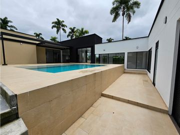 Casa campestre en condominio para la venta en Cerritos, Pereira!!!