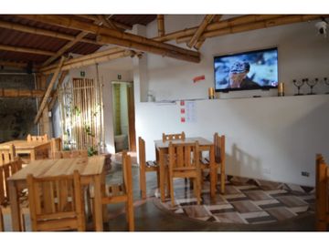 SE VENDE CASA CON MONTAJE PARA RESTUARANTE EN CIRCASIA
