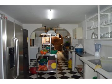 SE VENDE CASA CON MONTAJE PARA RESTUARANTE EN CIRCASIA