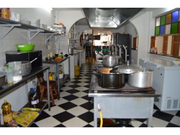 SE VENDE CASA CON MONTAJE PARA RESTUARANTE EN CIRCASIA