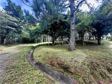 Oportunidad! Se Vende Terreno de Esquina Zona Alta - Altos del Maria