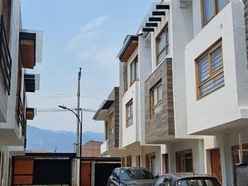 CASA EN URBANIZACION PRIVADA. MISICATA BAJO