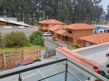 CASA EN URBANIZACION PRIVADA. MISICATA BAJO