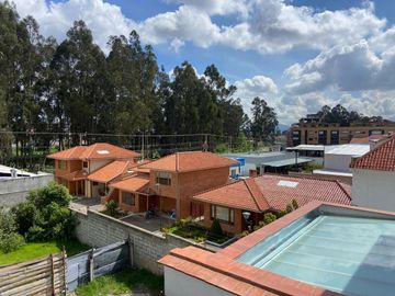 CASA EN URBANIZACION PRIVADA. MISICATA BAJO