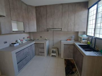 Venta de villa esquinera de cuatro dormitorios sector La Milina