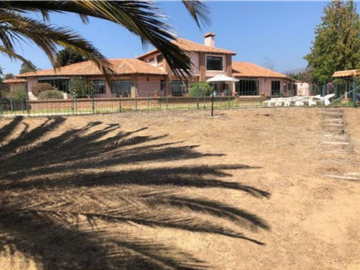 AMPLIA CASA EN CONDOMINIO DE LA CIUDAD DE LIMACHE