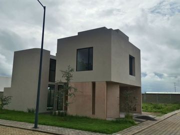 VENTA DE CASA RESIDENCIAL MONTERREAL - SAN PEDRO CHOLULA PUEBLA