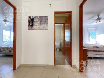 VENTA de casa con pileta en  El Rocio, Canning