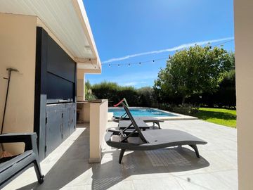 VENTA de casa con pileta en  El Rocio, Canning