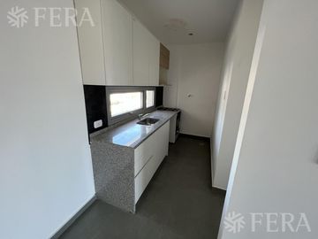 Venta departamento 2 ambientes con balcón en  Villa Domínico (24075)