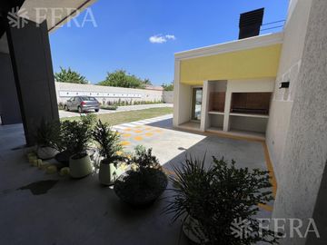 Venta departamento 2 ambientes con balcón en  Villa Domínico (24075)