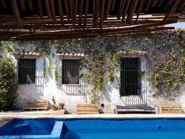 Casona Art Noveau Villa Allende. Ideal inversores.