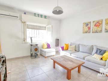Chalet 3 ambientes reciclado a nuevo con patio - Martínez