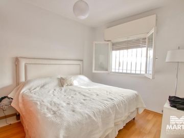Chalet 3 ambientes reciclado a nuevo con patio - Martínez