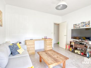 Chalet 3 ambientes reciclado a nuevo con patio - Martínez