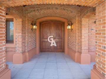 Casa en  Venta 5 ambientes  AL GOLF en Mayling Club de Campo