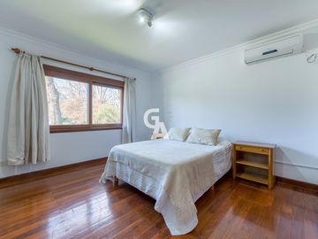 Casa en  Venta 5 ambientes  AL GOLF en Mayling Club de Campo