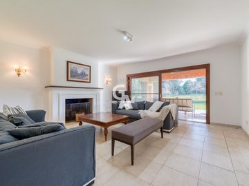 Casa en  Venta 5 ambientes  AL GOLF en Mayling Club de Campo