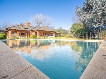 Casa en  Venta 5 ambientes  AL GOLF en Mayling Club de Campo