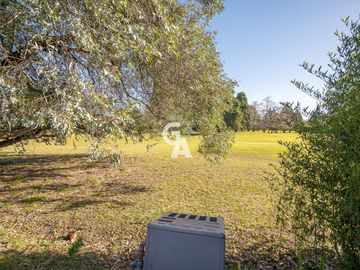 Casa en  Venta 5 ambientes  AL GOLF en Mayling Club de Campo