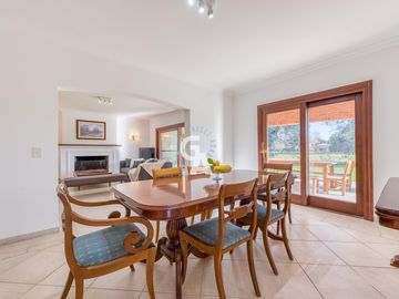 Casa en  Venta 5 ambientes  AL GOLF en Mayling Club de Campo