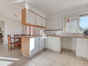 Casa en  Venta 5 ambientes  AL GOLF en Mayling Club de Campo