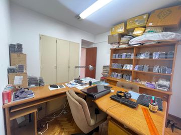 Departamento de 3 despachos en Venta - Ramos Mejia Centro