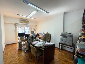Departamento de 3 despachos en Venta - Ramos Mejia Centro