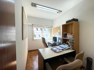 Departamento de 3 despachos en Venta - Ramos Mejia Centro