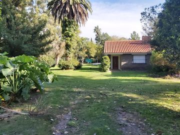 Se vende casa en Roldan 2500 m2 terreno.