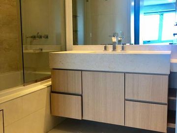 Torres del Yatch Piso Alto Impecable (opcional Renta U$S 3.300 por mes) pagado cambio oficial.