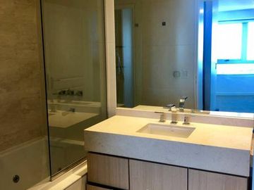 Torres del Yatch Piso Alto Impecable (opcional Renta U$S 3.300 por mes) pagado cambio oficial.