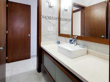 Casa en VENTA jardin de 200 m2 en LOMAS DIAMANTE