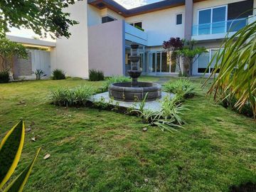 Casa en VENTA jardin de 200 m2 en LOMAS DIAMANTE