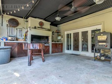 Casa en venta en San Isidro - Santa Rita - 5 dormitorios