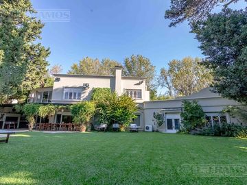 Casa en venta en San Isidro - Santa Rita - 5 dormitorios