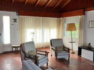 Casa en venta - 4 Dormitorios 2 Baños - Cochera - 1.000Mts2 - Chascomús