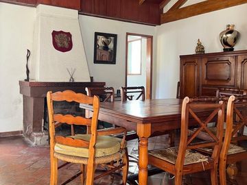 Casa en venta - 4 Dormitorios 2 Baños - Cochera - 1.000Mts2 - Chascomús