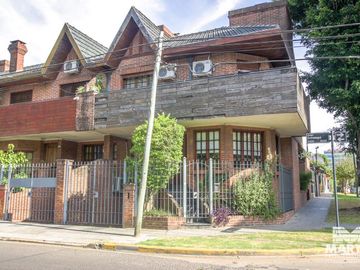Dúplex: 3 dormitorios con patio, terraza y cochera - Villa Martelli