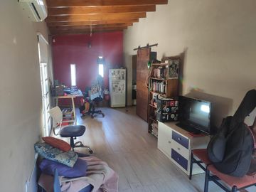 Casa en Garin-V.Angelica