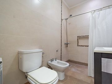 VENTA - Casa - 3 dormitorio mas piscina - Funes Town. Funes.
