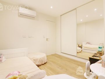 4 ambientes reciclado a nuevo con dependencia y cochera! A 100 m Alto Palermo!
