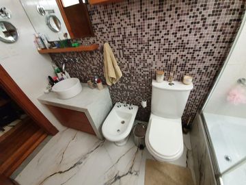 Excelente PH en Villa Urquiza reciclado a nuevo!