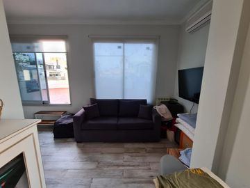 Excelente PH en Villa Urquiza reciclado a nuevo!