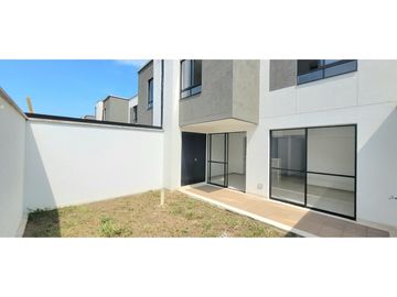 Se vende casa en Alfaguara, parque Natura. para estrenar. SZ