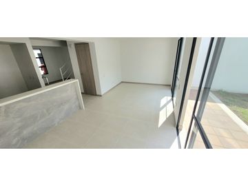 Se vende casa en Alfaguara, parque Natura. para estrenar. SZ